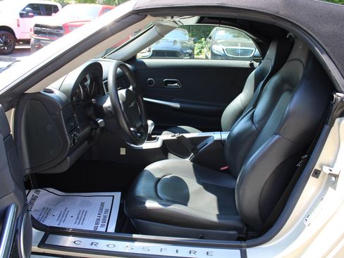 Used 2006 Chrysler Crossfire Limited RWD image 15