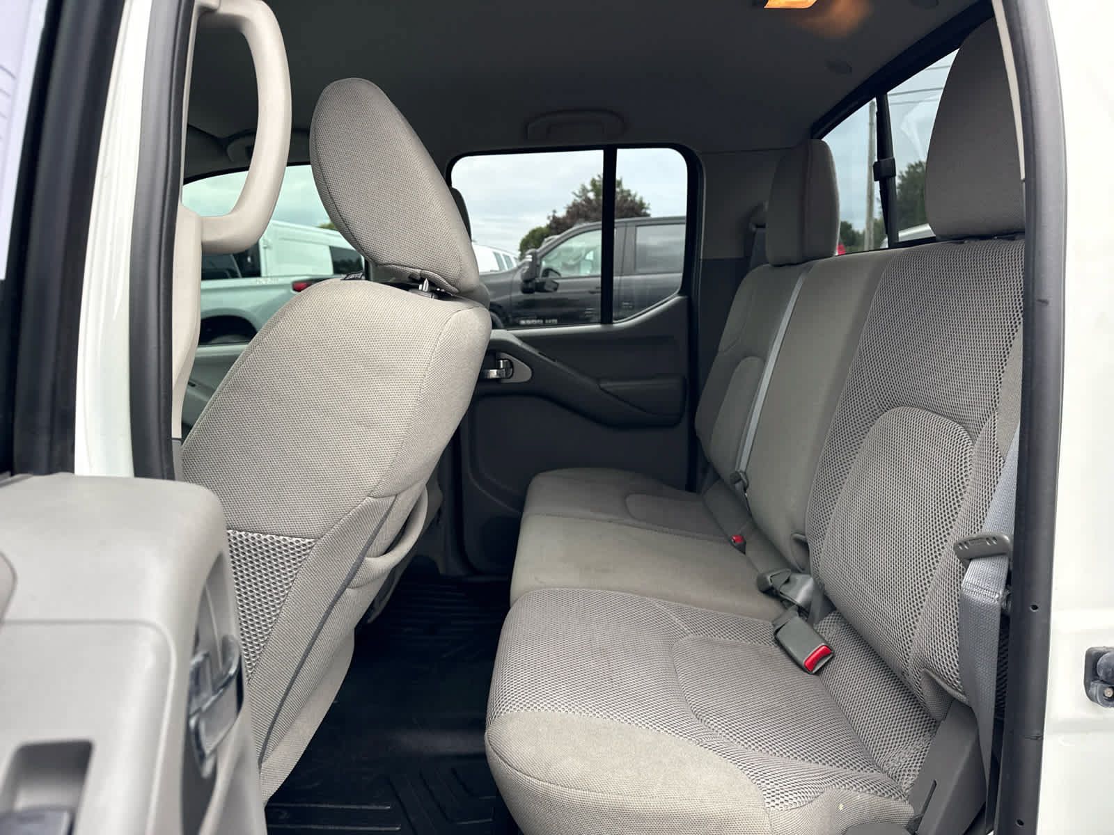 Used 2018 Nissan Frontier SV w/ Value Truck Package AWD/4WD image 21