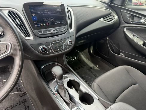 Used 2024 Chevrolet Malibu LT image 23