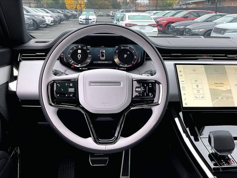 Used 2025 Land Rover Range Rover Sport Dynamic SE image 8