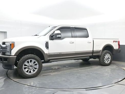 Used 2019 Ford F250 King Ranch w/ King Ranch Ultimate Package AWD/4WD image 11
