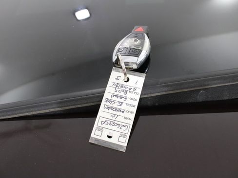 Used 2010 Mercedes-Benz E 350 4MATIC Sedan image 13
