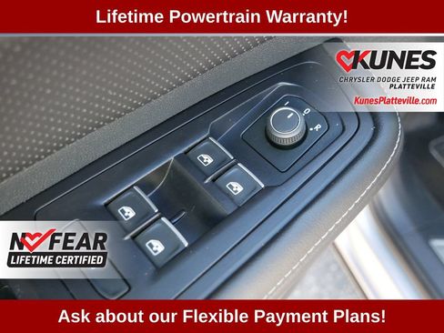 Used 2025 Volkswagen Atlas SE AWD/4WD image 20