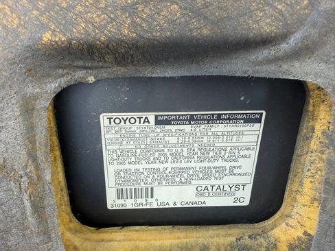 Used 2005 Toyota 4Runner Sport AWD/4WD image 37