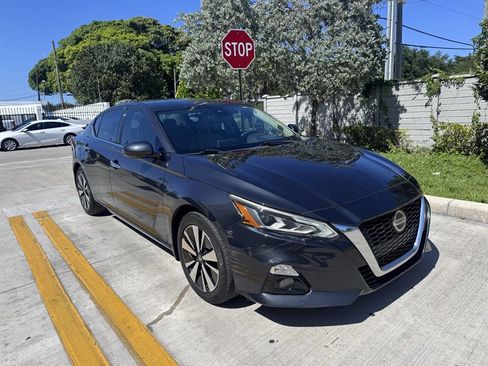 Used 2019 Nissan Altima 2.5 SV FWD image 3