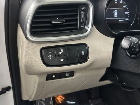 Used 2020 Kia Sorento EX image 15