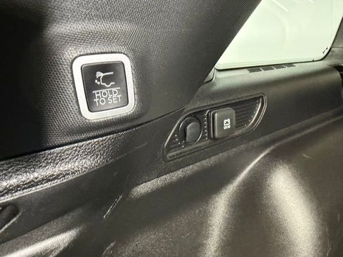 Used 2024 Jeep Grand Cherokee Limited image 28