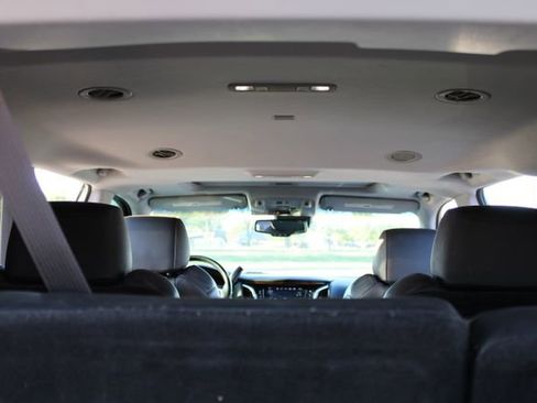 Used 2016 Cadillac Escalade Luxury RWD image 11