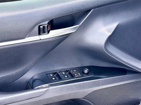 Used 2019 Toyota Camry LE FWD image 15