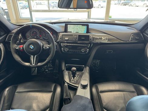 Used 2018 BMW M3 RWD image 23