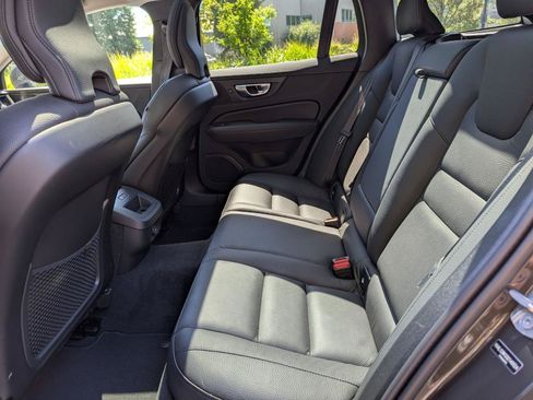 Used 2025 Volvo V60 B5 Cross Country Plus AWD/4WD image 19