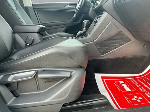 Used 2018 Volkswagen Tiguan SEL w/ 3rd Row Seat Package image 20