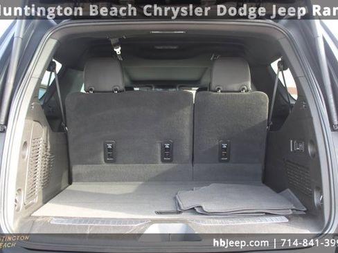 Used 2024 Chevrolet Suburban RST w/ Luxury Package image 39