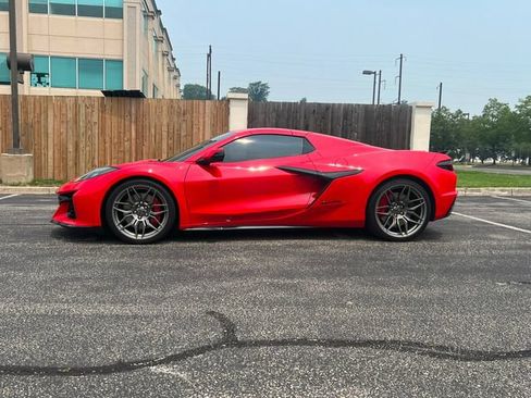 Used 2025 Chevrolet Corvette Z06 w/ Battery Protection Package RWD image 6