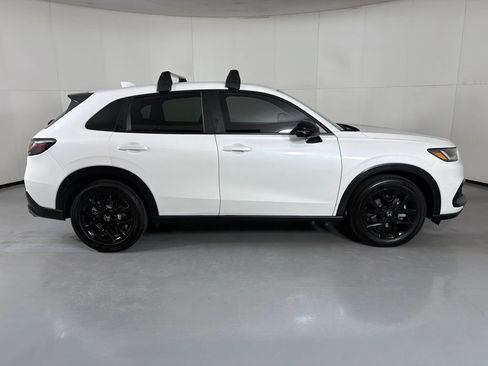 Used 2025 Honda HR-V Sport image 9