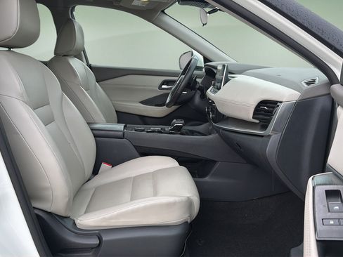 Certified 2023 Nissan Rogue SV w/ SV Premium Package AWD/4WD image 11