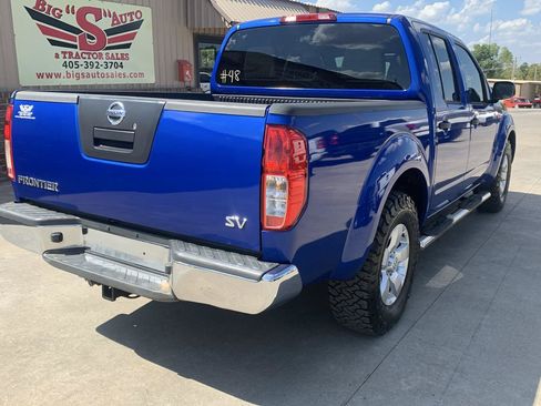 Used 2012 Nissan Frontier SV RWD image 2