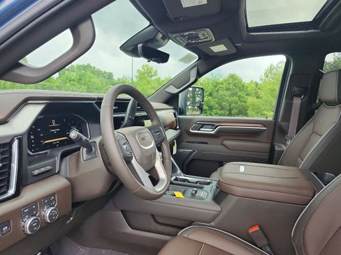 New 2026 GMC Sierra 3500 Denali w/ Denali Reserve Package AWD/4WD image 13