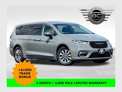 Used 2023 Chrysler Pacifica Limited