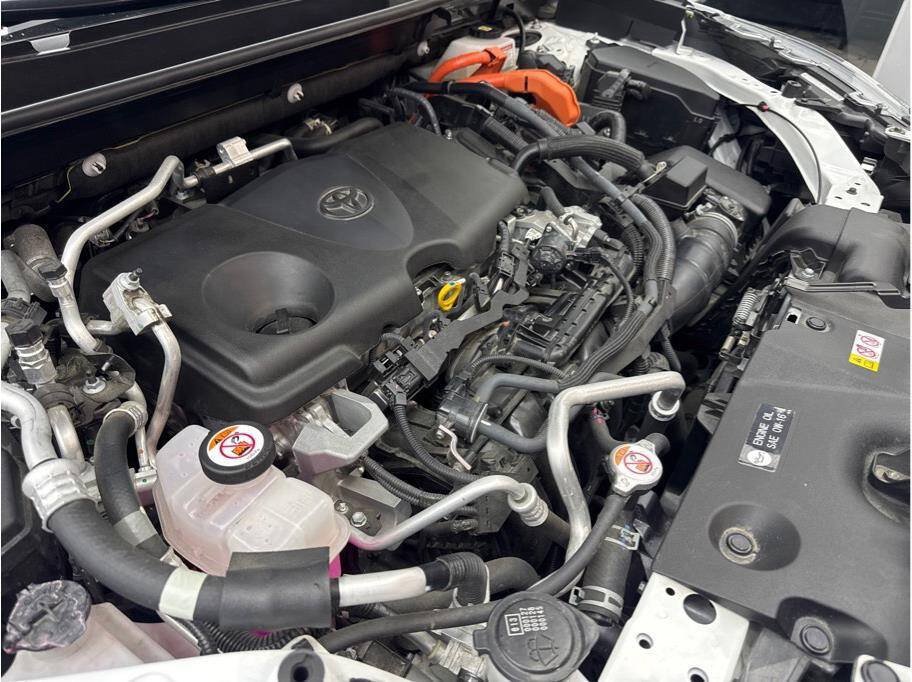 Used 2022 Toyota RAV4 SE w/ Weather & Moonroof Package AWD/4WD image 29