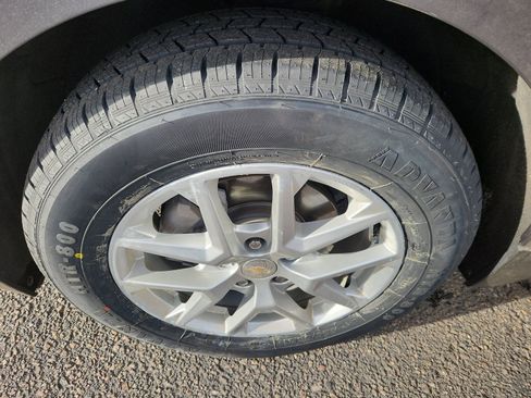 Used 2023 Chevrolet Equinox LT image 19