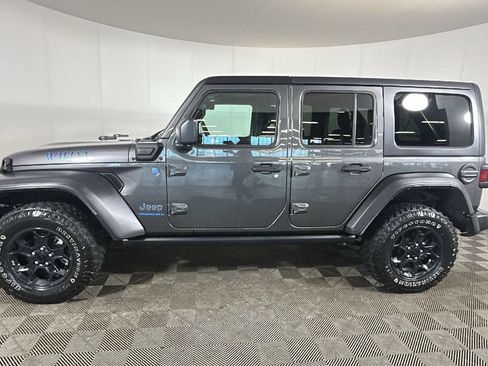Used 2023 Jeep Wrangler Unlimited w/ Cold Weather Group AWD/4WD image 7