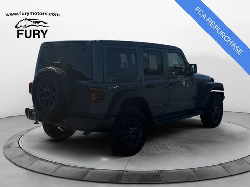 Used 2024 Jeep Wrangler Unlimited Sport AWD/4WD image 3