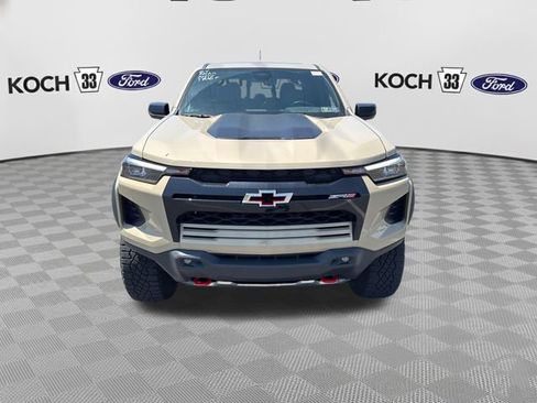 Used 2023 Chevrolet Colorado ZR2 w/ ZR2 Convenience Package III AWD/4WD image 2