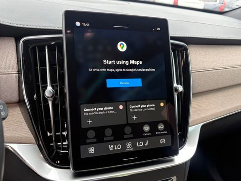 New 2026 Volvo XC90 B6 Plus w/ Protection Package Premier image 16