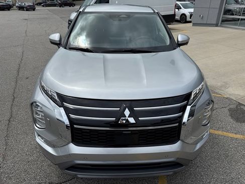 Used 2025 Mitsubishi Outlander SE AWD/4WD image 10