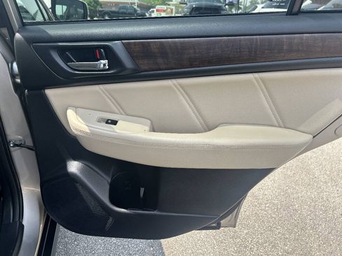 Used 2019 Subaru Outback 2.5i Limited AWD/4WD image 19