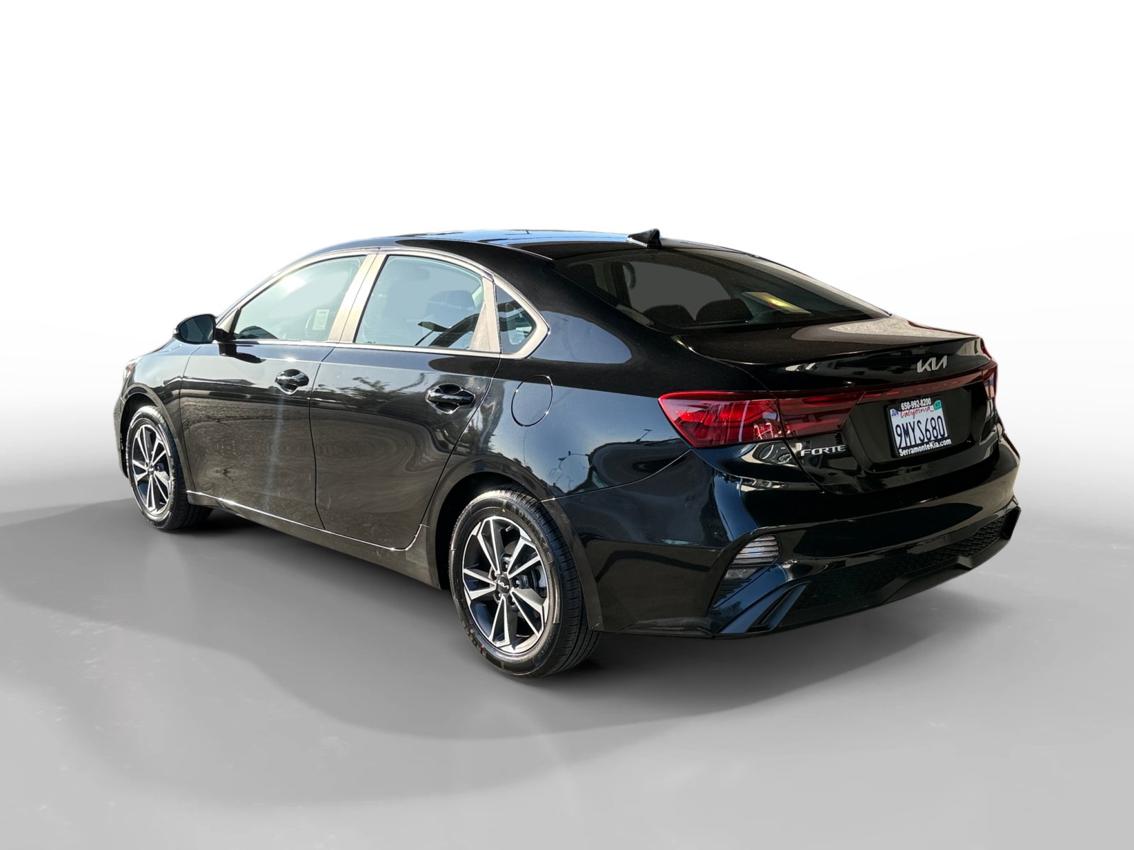 Used 2024 Kia Forte LXS w/ LXS Technology Package FWD image 3