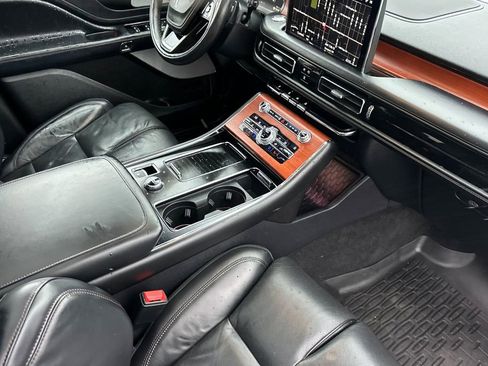Used 2020 Lincoln Aviator Reserve w/ Equipment Group 202A image 16