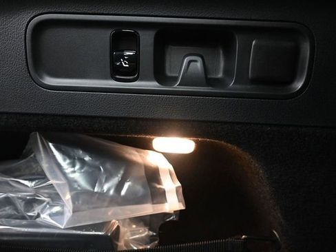 Used 2026 Mercedes-Benz GLC 300 GLC 300 image 28