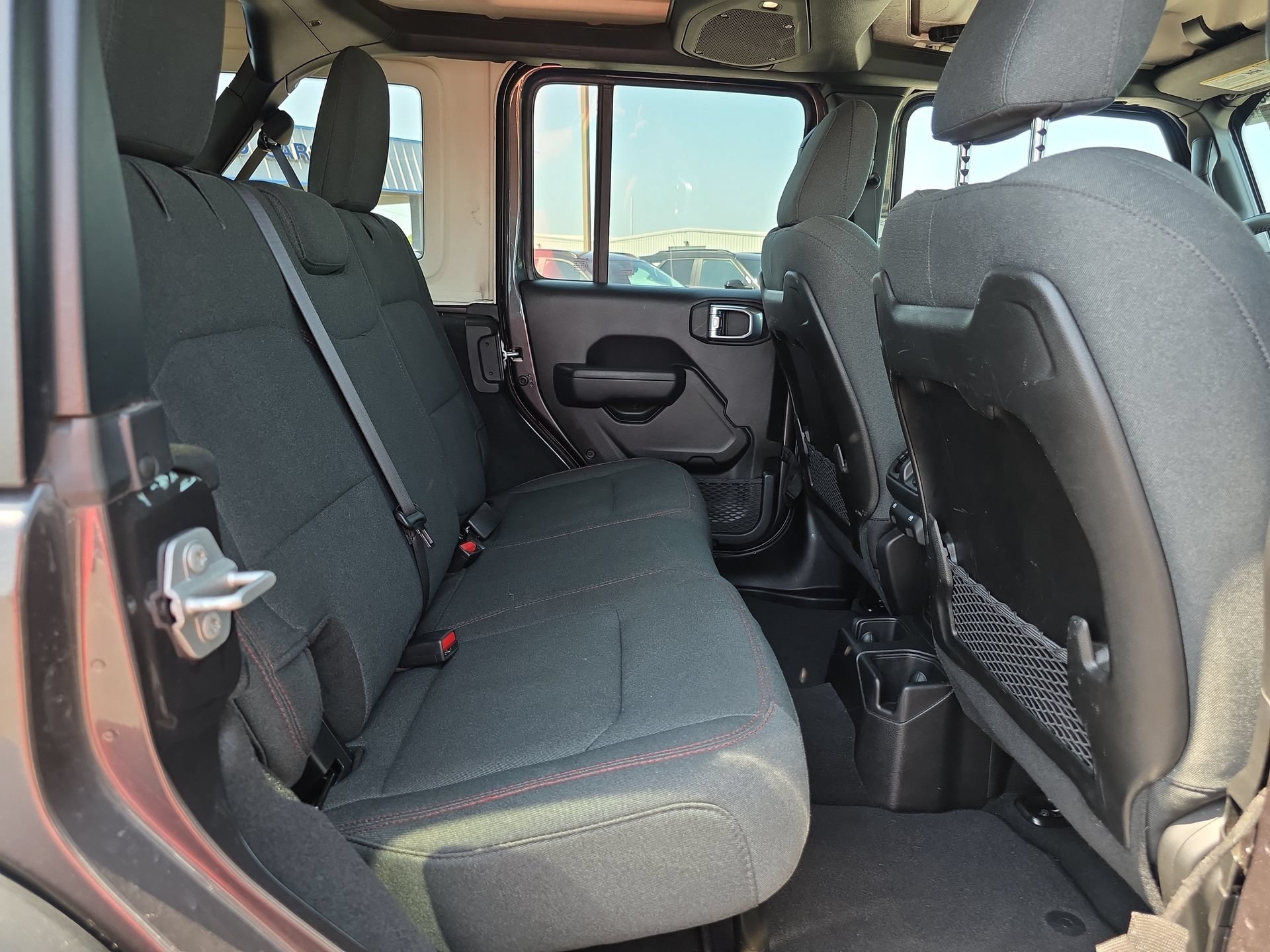 Used 2025 Jeep Wrangler Unlimited Rubicon AWD/4WD image 14