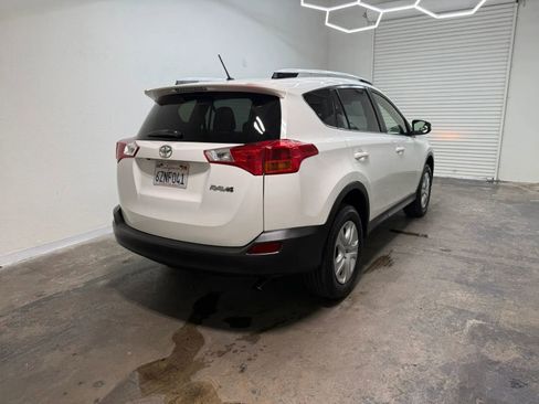 Used 2013 Toyota RAV4 LE FWD image 9