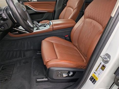 Used 2019 BMW X7 xDrive50i w/ Premium Package image 12