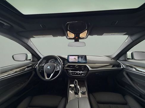 Used 2023 BMW 540i w/ Premium Package image 37