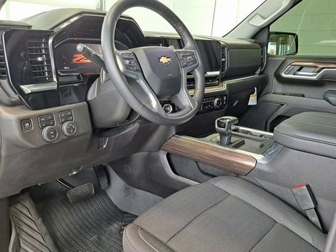 Used 2025 Chevrolet Silverado 1500 LT AWD/4WD image 8