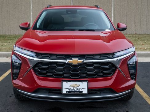 New 2026 Chevrolet Trax LT image 2