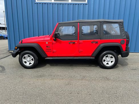 Used 2017 Jeep Wrangler Unlimited Sport w/ Mopar Black Appearance Group image 14