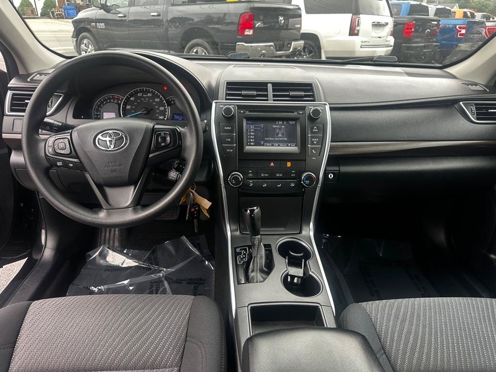 Used 2015 Toyota Camry LE FWD image 12