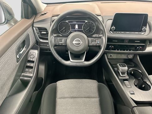 Used 2023 Nissan Rogue SV FWD image 10