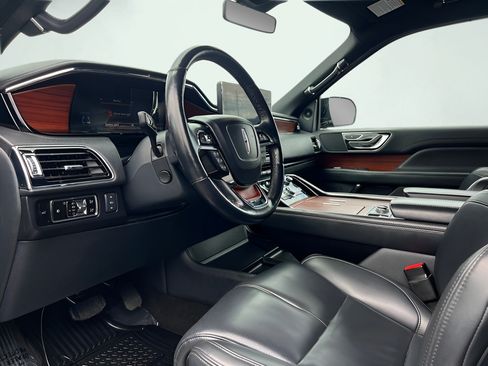 Used 2023 Lincoln Navigator 4WD image 47