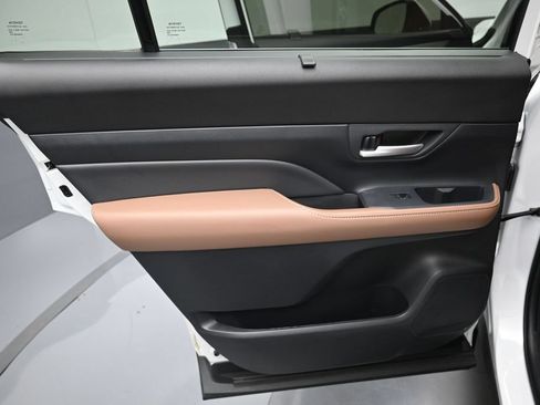 Certified 2026 Toyota Grand Highlander AWD image 31