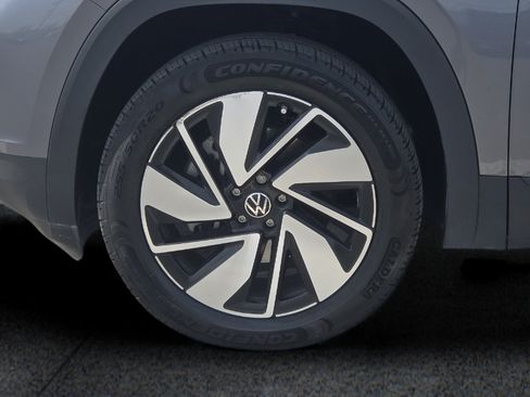 Used 2025 Volkswagen Atlas SE AWD/4WD image 8
