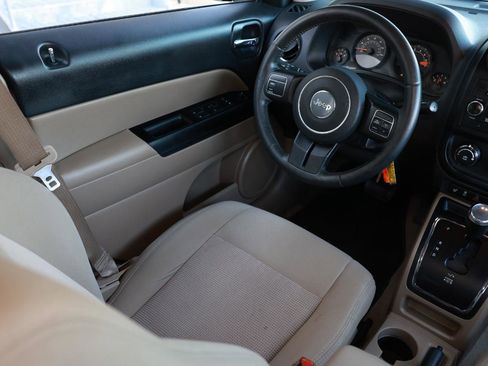 Used 2016 Jeep Patriot Latitude w/ Sun/Sound Group image 20