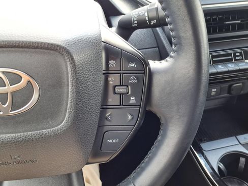 Used 2023 Toyota Prius LE FWD image 16