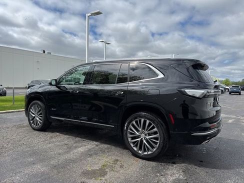 Used 2025 Buick Enclave Avenir AWD/4WD image 4