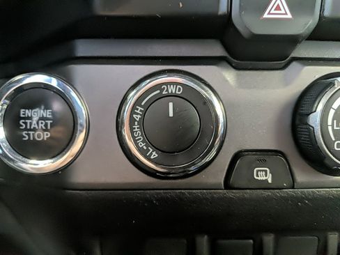 Used 2019 Toyota Tacoma TRD Sport image 23